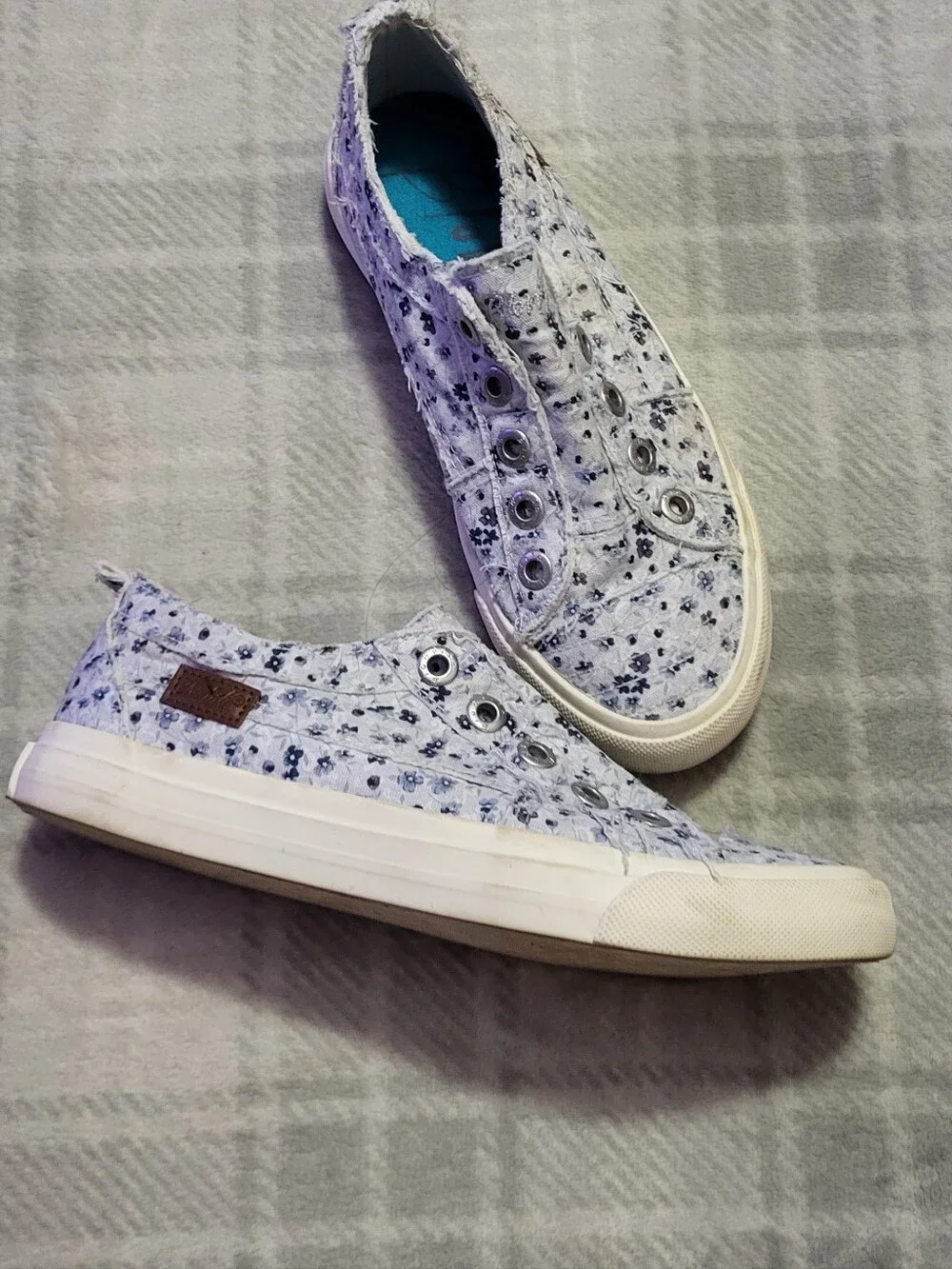 Casual Slip-On Floral Canvas Sneakers Light Blue Blowfish Malibu Size 6.5